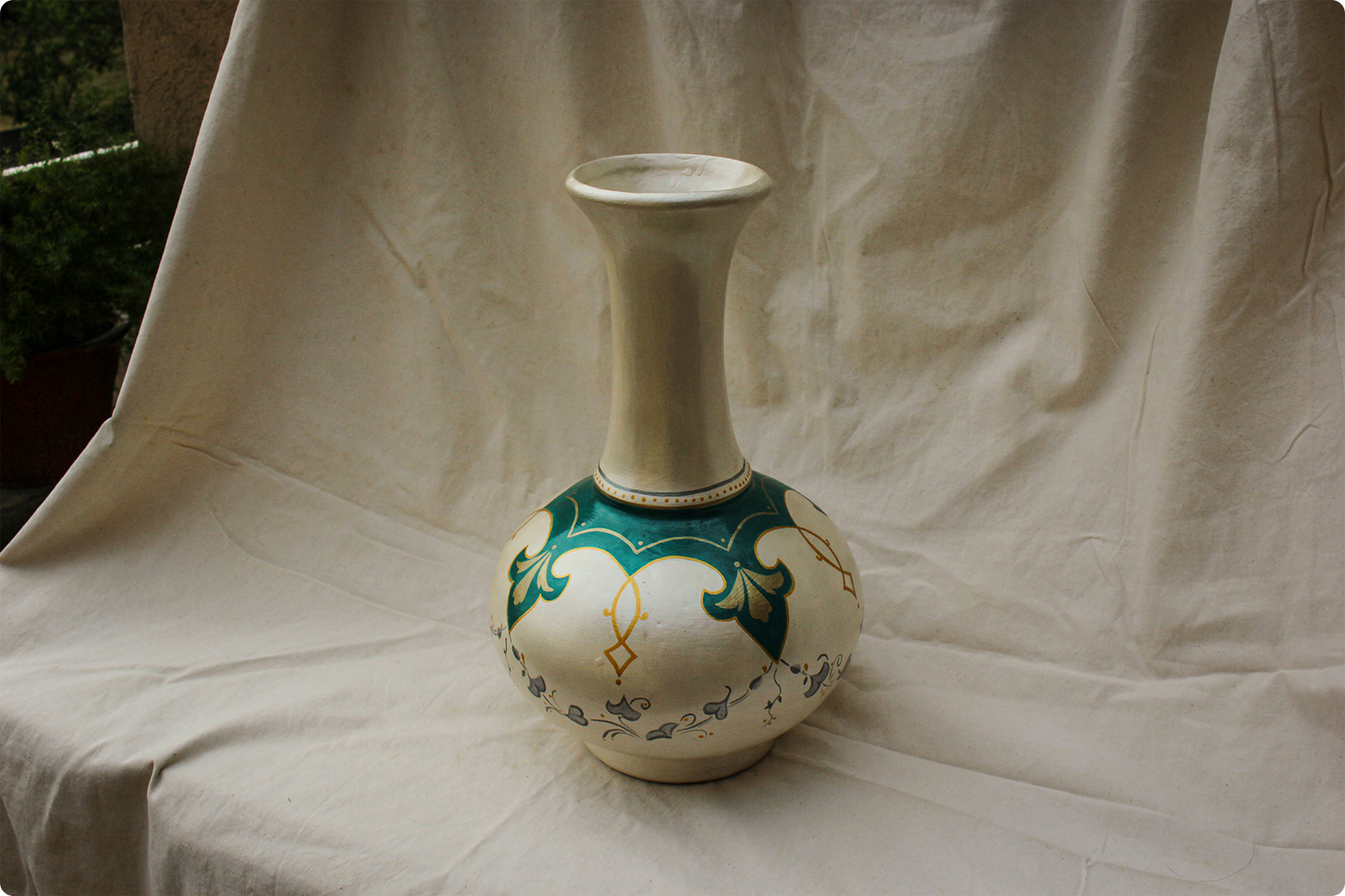 Emerald Leaf Motif - Hand-Painted Vase - Image 3